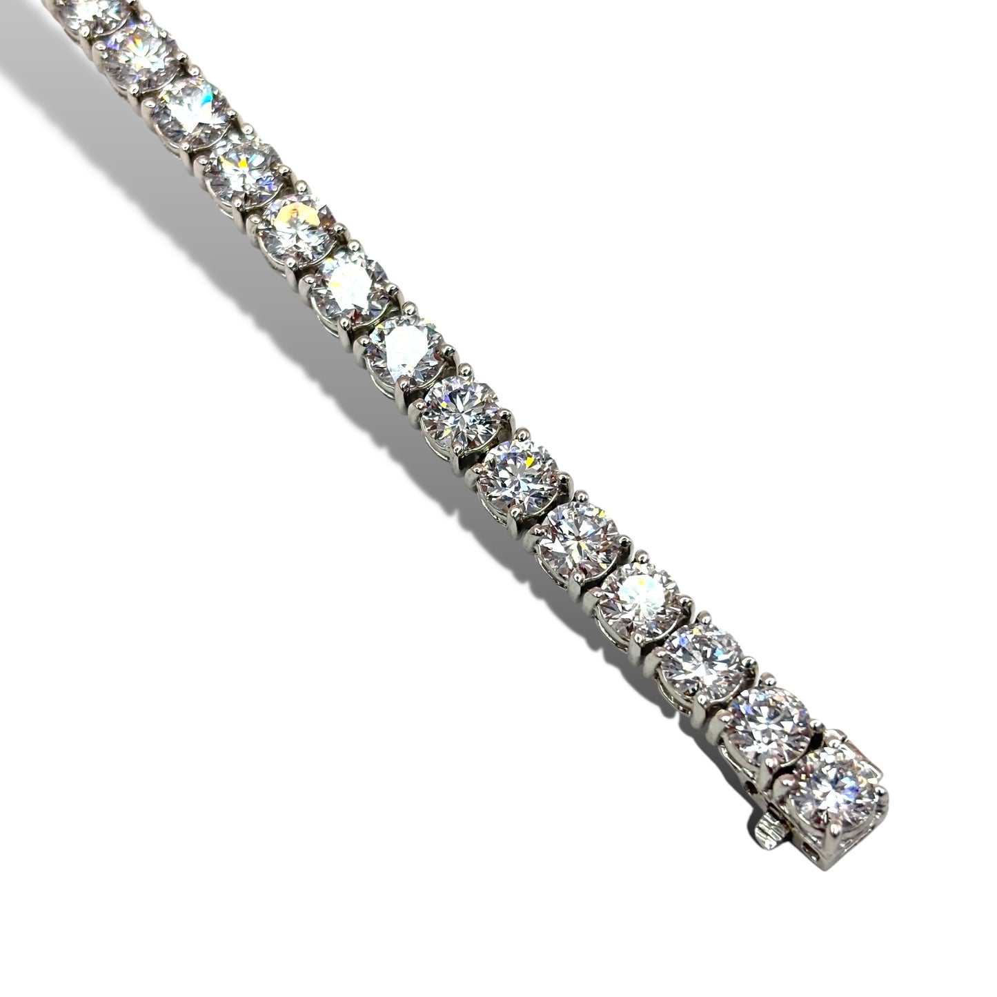 5.5MM 16.00CTW 14Kt DIAMOND TENNIS BRACELET .50Ptrs 8”