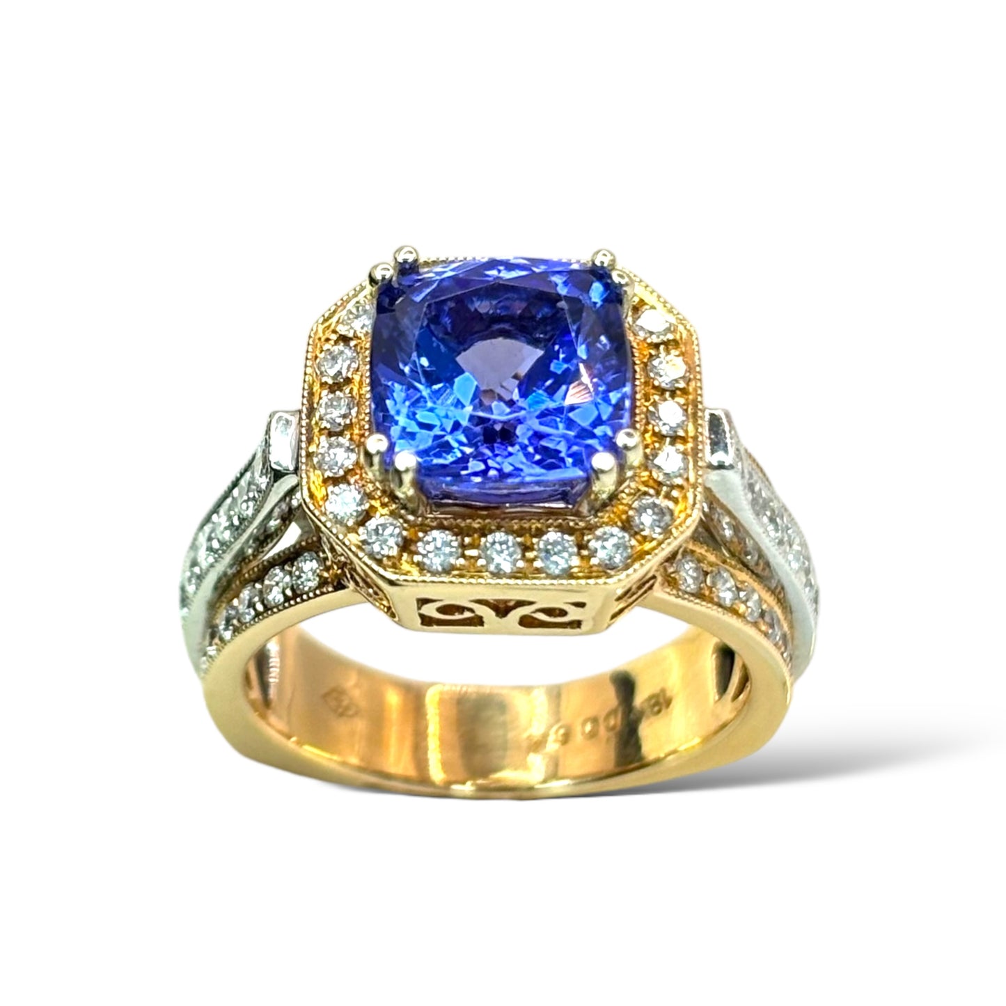 1/1 ESTATE 18KT GOLD 2.80 CT TANZANITE RING